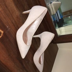 Vince Camuto size 9m 4 inch stilettos